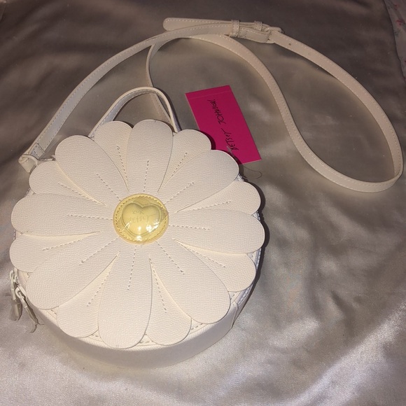 Betsey Johnson White Multi Round Kitsch  Daisy Flower Crossbody Bag NWT - Picture 5 of 16